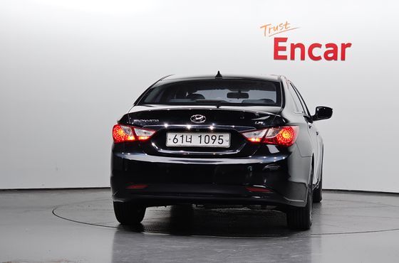 Hyundai Sonata LPI Smart — пробег 142 032 км — фото 4 из 5