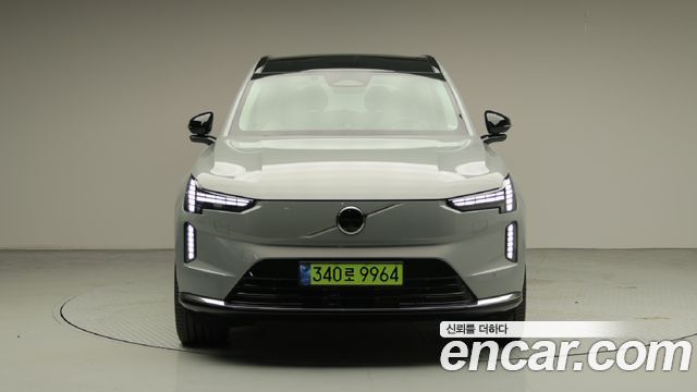 Volvo EX90 Twin Motor Performance Ultra 6-Seater — пробег 860 км — фото 3 из 5