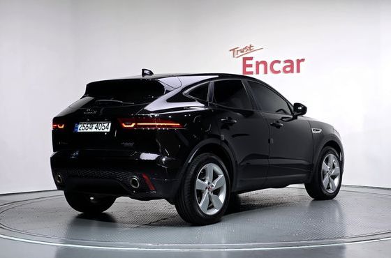 Jaguar E-PACE R250 R-Dynamic SE — пробег 78 311 км — фото 2 из 5