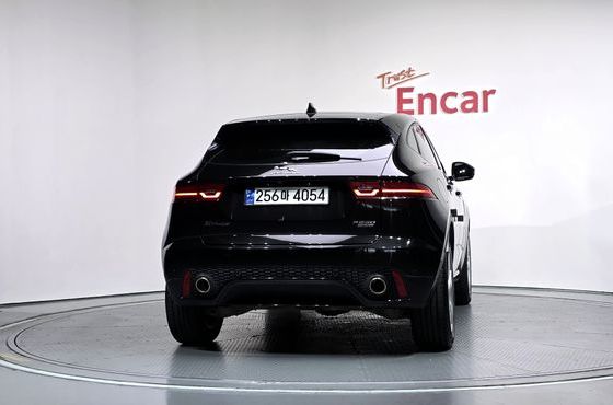 Jaguar E-PACE R250 R-Dynamic SE — пробег 78 311 км — фото 4 из 5