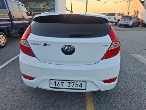 Hyundai Accent WIT 1.6 GDI Premium — пробег 124 798 км — фото 4 из 5