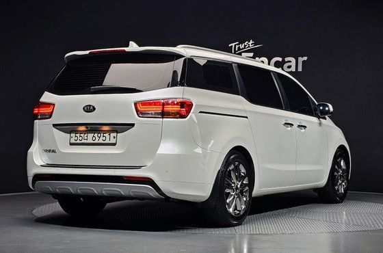 Kia Carnival 9-seater Prestige — пробег 116 250 км — фото 2 из 5
