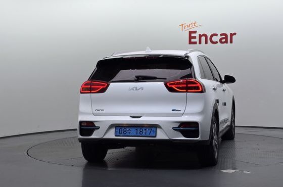 Kia Niro Prestige — пробег 130 705 км — фото 4 из 5