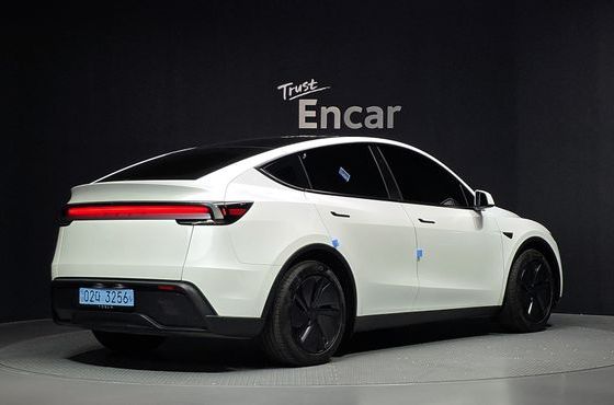 Tesla Model Y RWD — пробег 23 385 км — фото 2 из 5