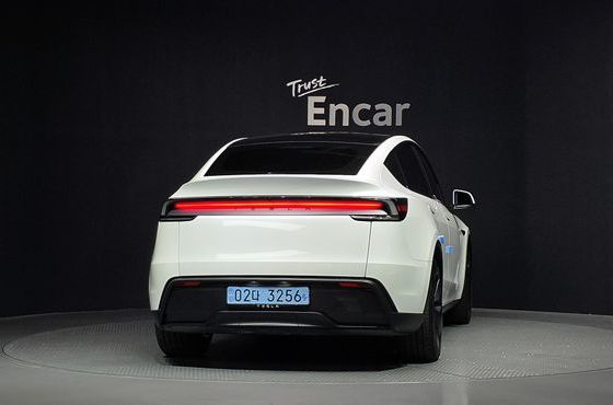Tesla Model Y RWD — пробег 23 385 км — фото 4 из 5