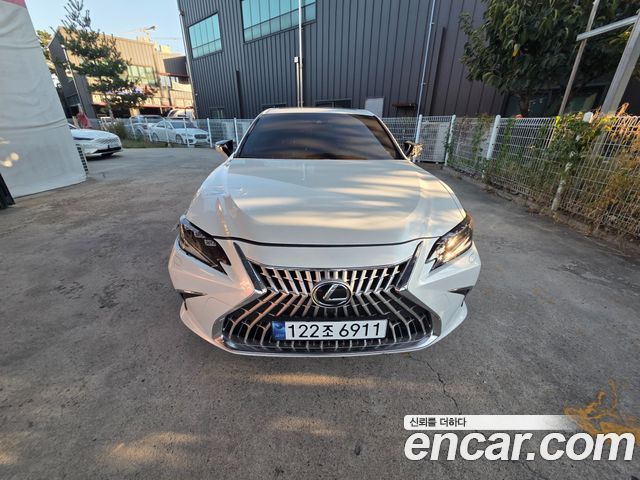 Lexus ES Executive — пробег 9 738 км — фото 1 из 5