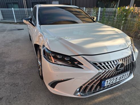 Lexus ES Executive — пробег 9 738 км — фото 3 из 5