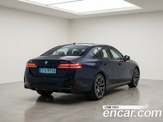 BMW i5 eDrive 40 M Sport — пробег 4 009 км — фото 3 из 5