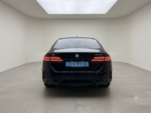 BMW i5 eDrive 40 M Sport — пробег 4 009 км — фото 4 из 5