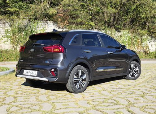 Kia Niro 1.6 HEV Noblesse Special — пробег 184 749 км — фото 3 из 5