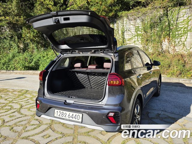 Kia Niro 1.6 HEV Noblesse Special — пробег 184 749 км — фото 5 из 5