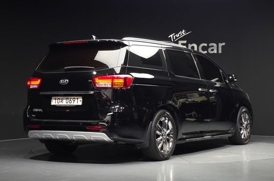 Kia Carnival 9-seater Noblesse — пробег 181 711 км — фото 2 из 5