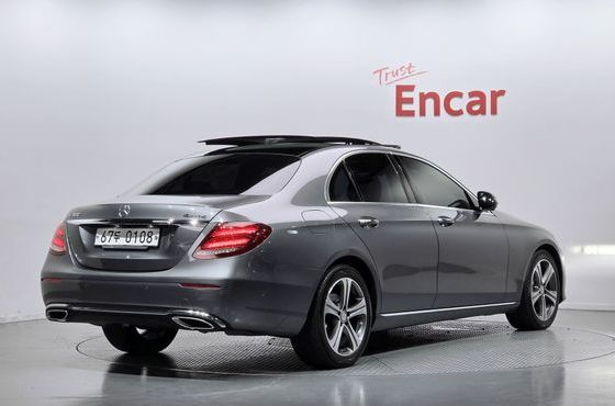 Mercedes-Benz E-Class E300 4MATIC Avnatgarde — пробег 60 264 км — фото 2 из 5