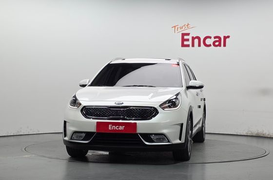 Kia Niro Prestige — пробег 41 419 км — фото 3 из 5