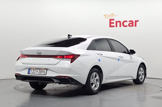 Hyundai AVANTE 1.6 Smart — пробег 27 548 км — фото 2 из 5