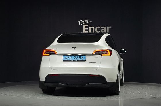 Tesla Model Y RWD — пробег 37 872 км — фото 4 из 5