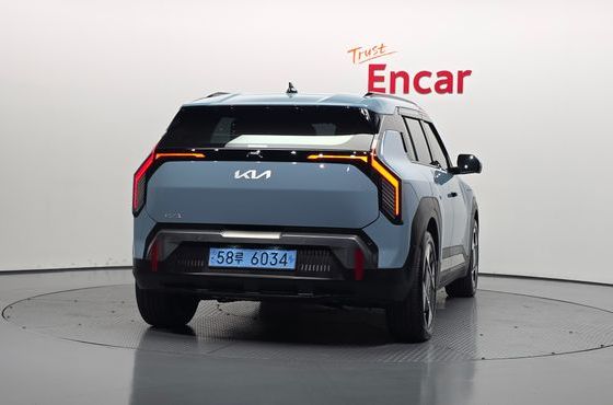 Kia EV3 Long Range 2WD Earth — пробег 30 518 км — фото 4 из 5