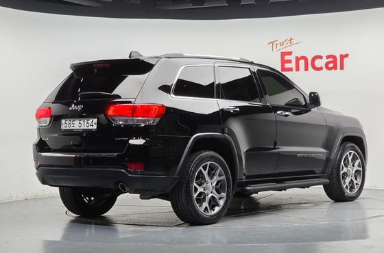 Jeep Cherokee 3.6 Limited WK2 — пробег 66 062 км — фото 2 из 5