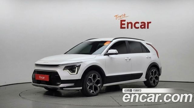 Kia Niro Prestige — пробег 70 730 км — фото 1 из 5