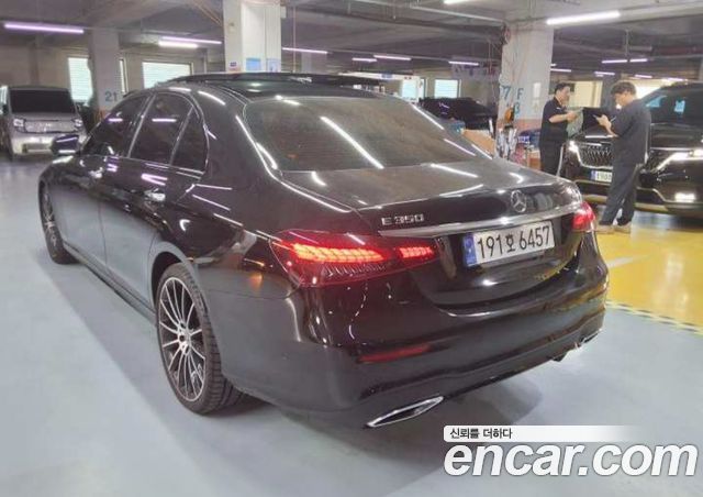 Mercedes-Benz E-Class E350 4MATIC AMG Line — пробег 106 940 км — фото 5 из 5