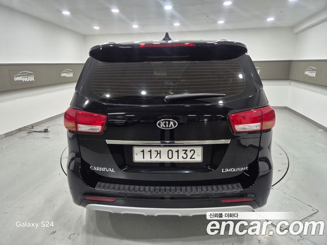 Kia Carnival 7-seater Limousine VIP — пробег 93 138 км — фото 3 из 5