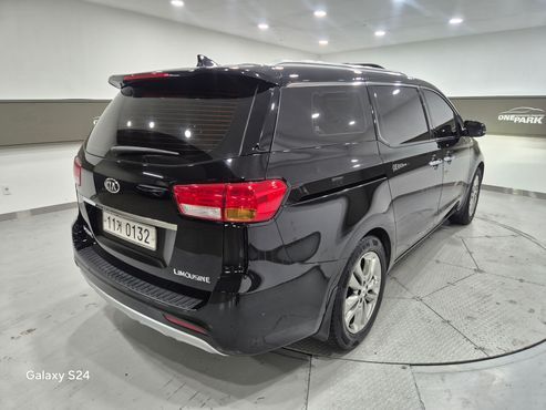 Kia Carnival 7-seater Limousine VIP — пробег 93 138 км — фото 4 из 5