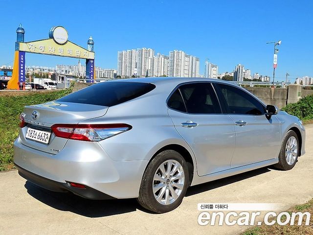Toyota Camry 2.5 LE Hybrid — пробег 30 432 км — фото 3 из 5