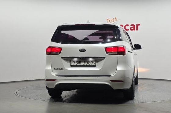 Kia Carnival 11-seater Luxury — пробег 157 763 км — фото 4 из 5