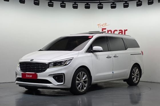 Kia Carnival Gasoline 7-Seater Limousine VIP — пробег 137 625 км — фото 1 из 5