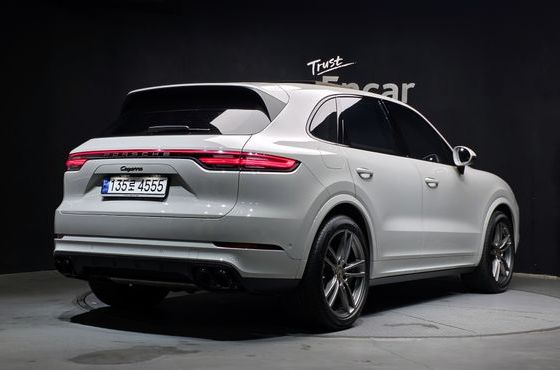 Porsche Cayenne 3.0 PLATINUM EDITION — пробег 12 503 км — фото 2 из 5