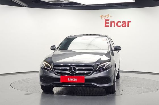 Mercedes-Benz E-Class E220d 4MATIC Avantgarde — пробег 114 622 км — фото 3 из 5