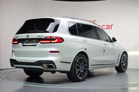 BMW X7 xDrive 40d M Sport 7 STR — пробег 13 590 км — фото 2 из 5