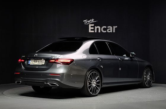 Mercedes-Benz E-Class E350 4MATIC AMG Line — пробег 78 616 км — фото 2 из 5