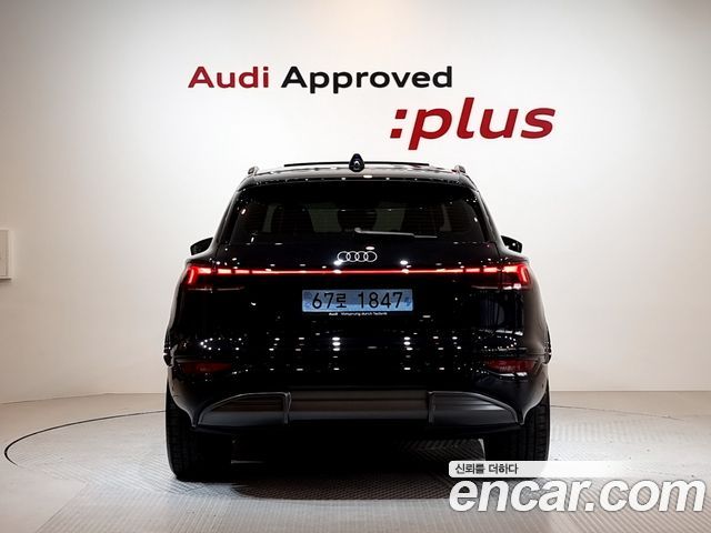 Audi Q6 e-tron S Line — пробег 2 556 км — фото 4 из 5