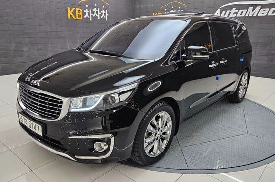 Kia Carnival 9-Seater Noblesse Special — пробег 181 990 км — фото 3 из 5