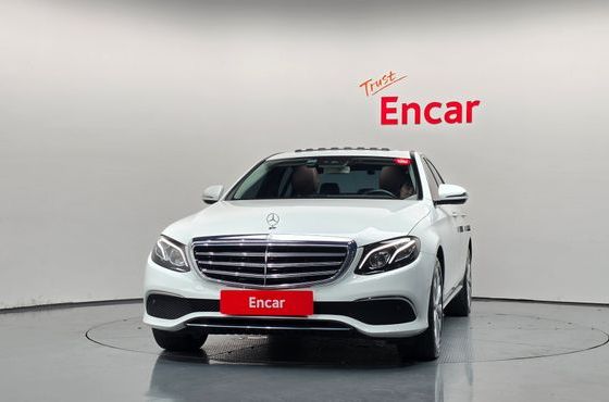 Mercedes-Benz E-Class E220d Exclusive — пробег 98 820 км — фото 3 из 5