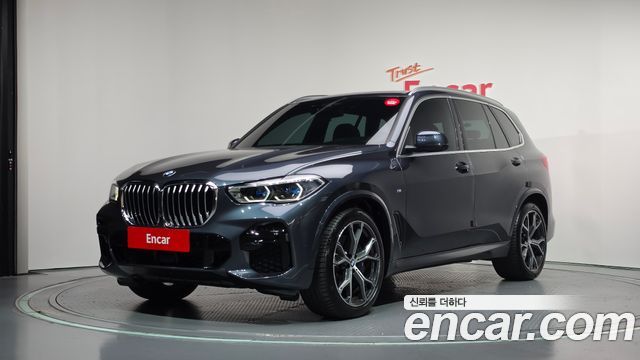 BMW X5 xDrive 40i M Sport — пробег 43 085 км — фото 1 из 5