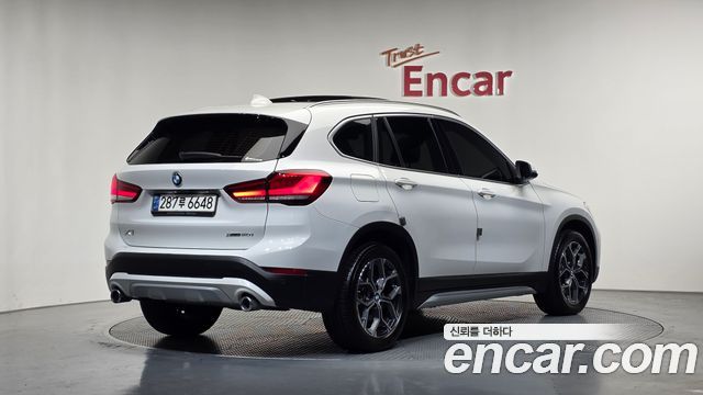 BMW X1 xDrive 20i xLine — пробег 58 840 км — фото 2 из 5