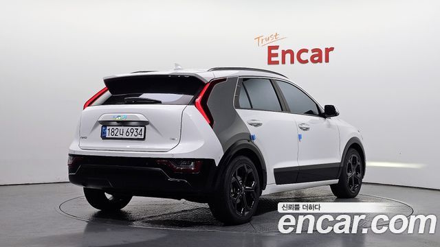 Kia Niro Signature — пробег 77 289 км — фото 2 из 5