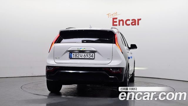 Kia Niro Signature — пробег 77 289 км — фото 4 из 5