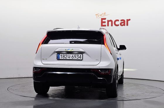Kia Niro Signature — пробег 77 289 км — фото 4 из 5