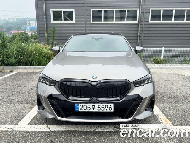 BMW 5-Series 520i M Sport — пробег 10 000 км — фото 2 из 5