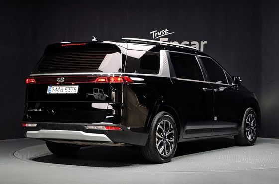 Kia Carnival Diesel 9-Seater Prestige — пробег 87 023 км — фото 2 из 5