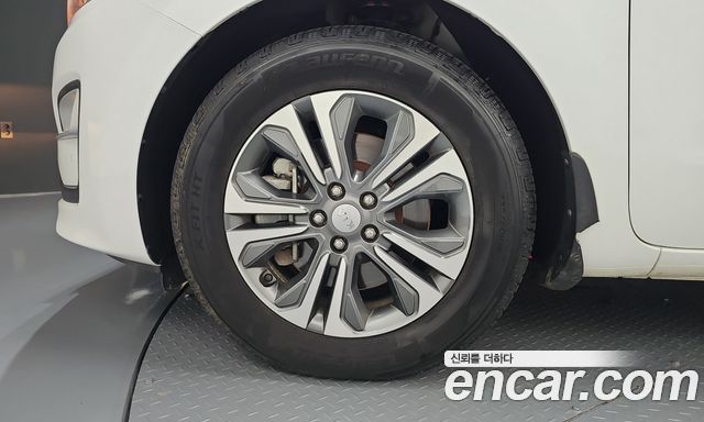 Kia Carnival 11-Seater Prestige — пробег 108 780 км — фото 5 из 5