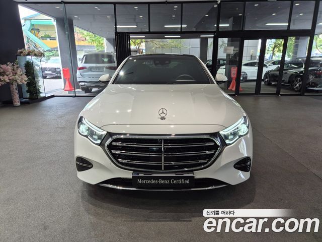 Mercedes-Benz E-Class E350e 4MATIC — пробег 7 200 км — фото 3 из 5
