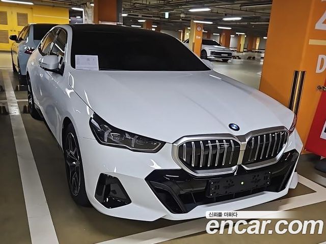 BMW 5-Series 520i M Sport — пробег 89 км — фото 2 из 5
