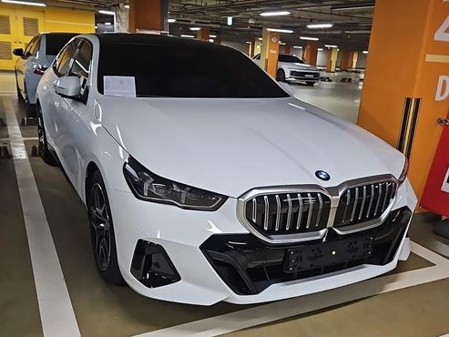 BMW 5-Series 520i M Sport — пробег 89 км — фото 2 из 5