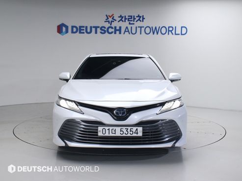 Toyota Camry 2.5 XLE Hybrid — пробег 88 297 км — фото 3 из 5