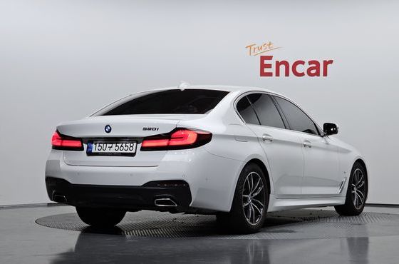 BMW 5-Series 520i M Sport — пробег 44 359 км — фото 2 из 5