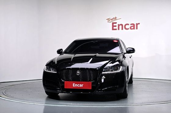 Jaguar XF 20d Prestige — пробег 73 400 км — фото 3 из 5